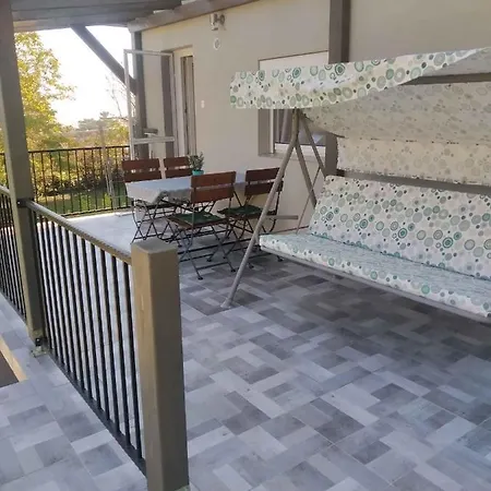 In 42286 * Balatongyörök