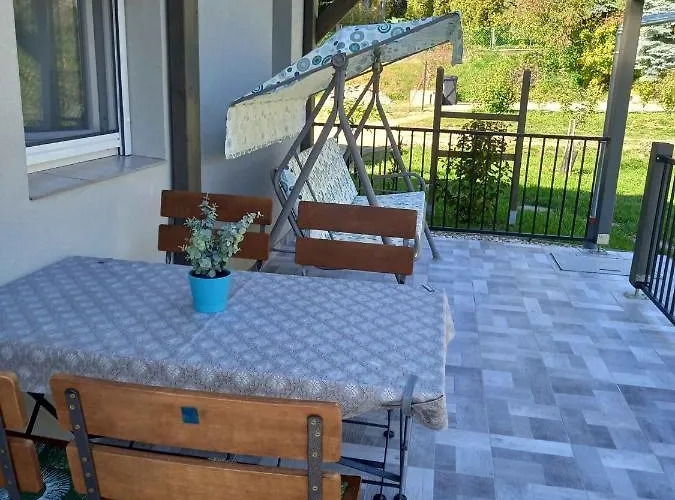 Semesterbostad In 42286 Balatongyörök