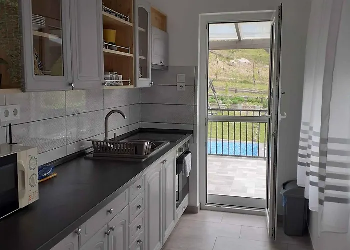 Semesterbostad In 42286